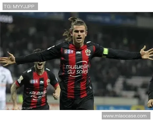 利物浦新星宽萨或将加盟勒沃库森德甲新贵转会动态引发关注与期待 利物浦新星宽萨或将加盟勒沃库森德甲新贵转会动态引发关注与期待