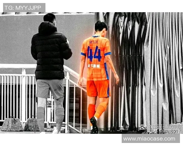 泰山队半场失三球防线崩溃难再演逆转传奇球迷心碎不已