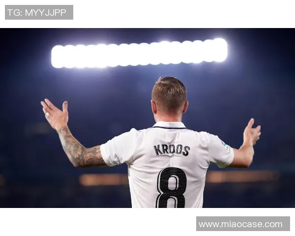 贝林厄姆在皇马的角色困惑：中场难以发光前锋位置又难以适应